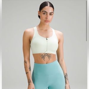 COPY - LULULEMON ENLITE FRONT ZIP BRA 36DD, purple high support